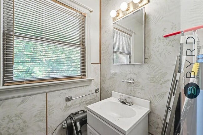 Building Photo - 3708 Grandel Dr