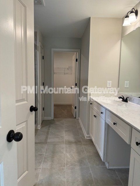 Building Photo - 30 Grand Oak Dr