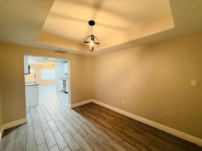 Building Photo - 4203 E Yukon St