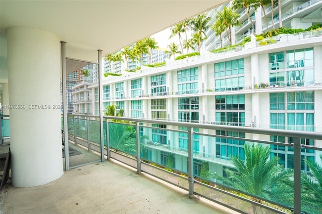 Building Photo - 350 S Miami Ave