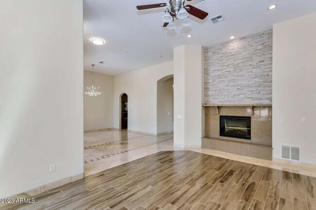 Building Photo - 15842 E Sunflower Dr