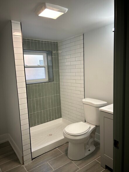 Building Photo - 4912 N Mason Ave