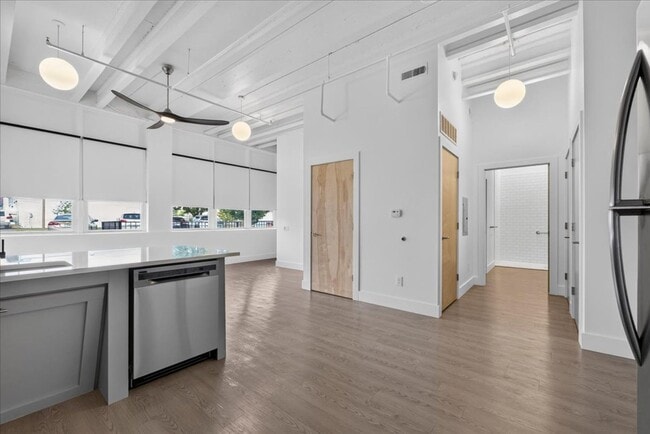 Building Photo - 4500 S Kingshighway Blvd
