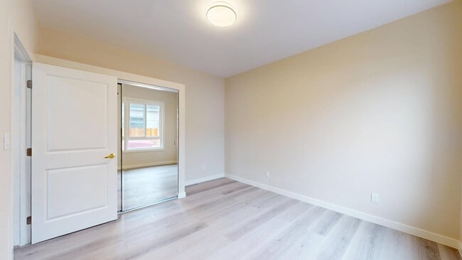 Building Photo - 976 Masson Ave