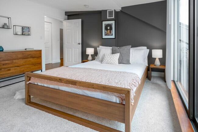 Building Photo - Bowdoin School, 45 Myrtle St