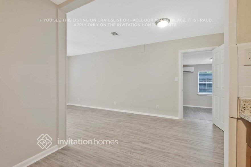 Building Photo - 6237 Pinelock Dr