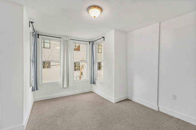 Building Photo - 918 N 26th St