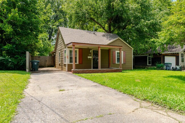 Building Photo - 3159 Wilcox Ave