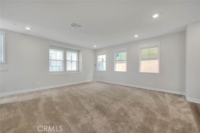 Building Photo - 6 Crown Point Dr