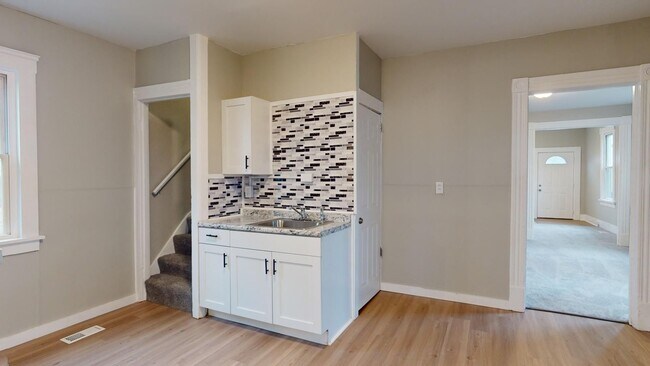 Building Photo - 3218-22 Walton