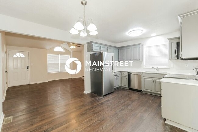 Building Photo - 4 Bedroom Pet-Friendly Home in BLUE SPRINGS, MO with Main Street Renewal