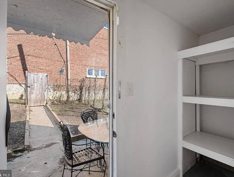 Building Photo - 1301 Lancaster Ave