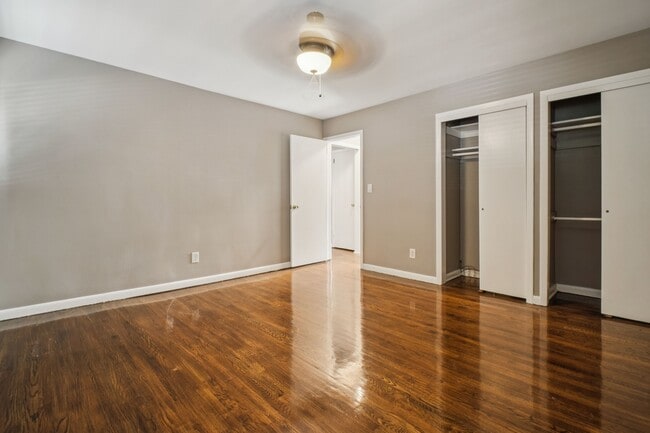 Building Photo - 862 Dewey St