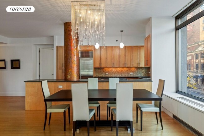Building Photo - 545 W 110th St