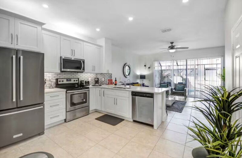 Building Photo - 8117 Princess Palm Ln