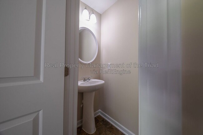 Building Photo - 832 Prince Edward Rd