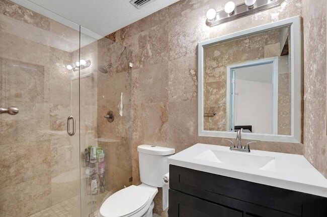 Building Photo - 3322 McKinley St