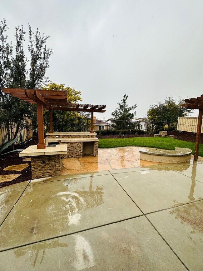 Building Photo - Coming Soon! Gorgeous 4 bed, 4 Bath Canyon Hills home for Lease!