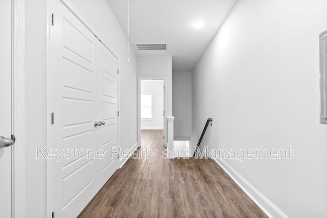 Building Photo - 750-H-104 Tracy Ln