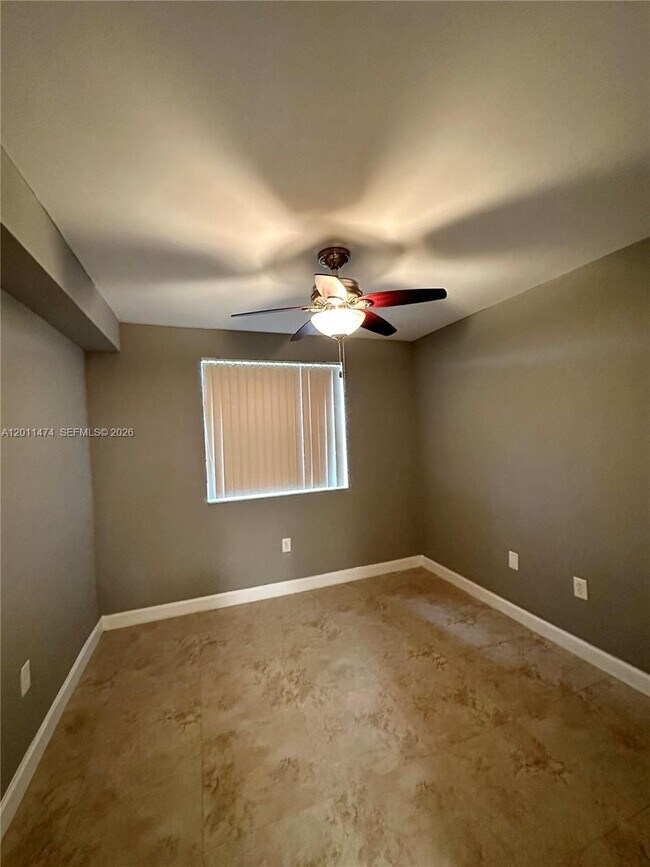 Building Photo - 2841 N Oakland Forest Dr