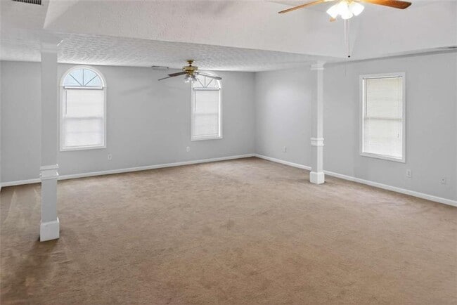 Building Photo - 905 Pownal Ln