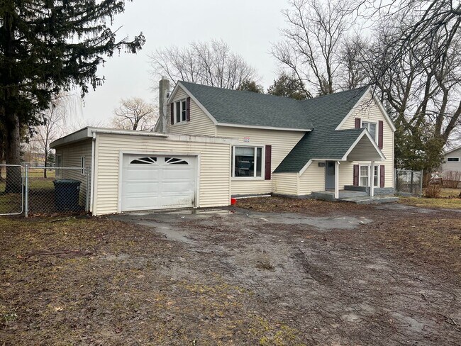 Building Photo - 69 Leroy Street