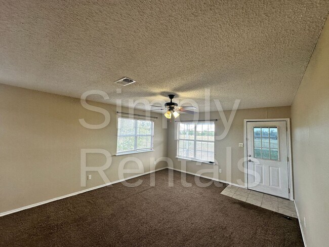 Building Photo - 479 Mills Way