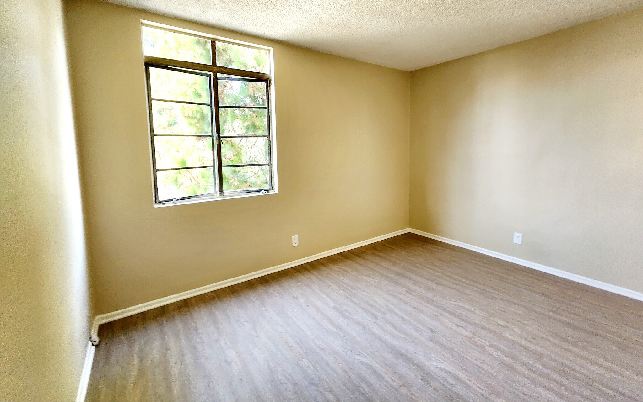 Building Photo - 456 S Harvard Blvd