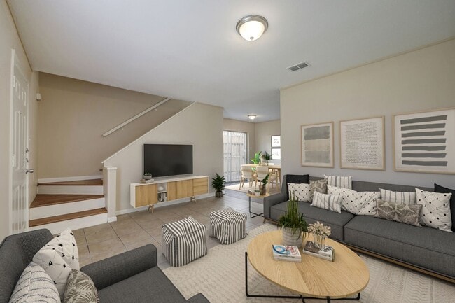 Building Photo - Spring Branch Townhome