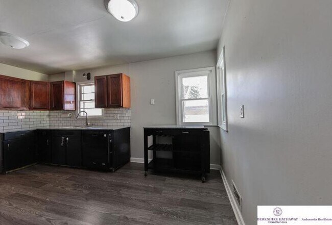 Building Photo - 3 bedroom in Omaha NE 68114
