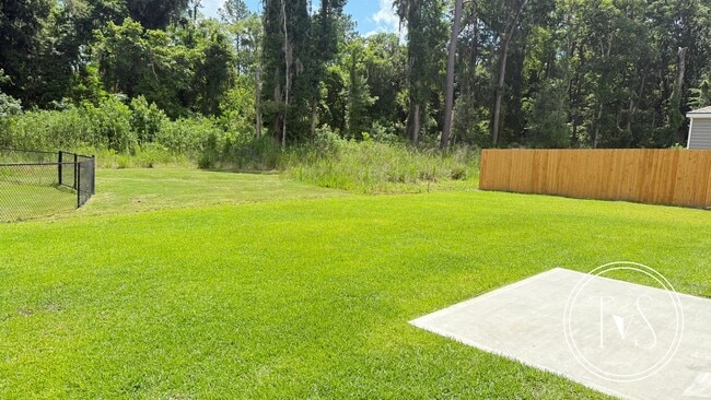 Building Photo - RATE DROP ALERT! (was $2240/month)