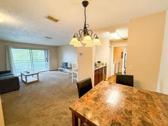 Building Photo - Windsor Park #924