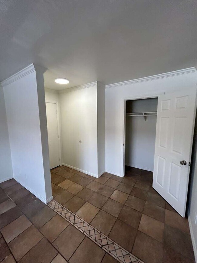 Building Photo - Upgraded 2 Bedroom 2 Bath Condo, Available Now! MOVE IN SPECIAL $1,000 OFF 1ST MONTHS RENT