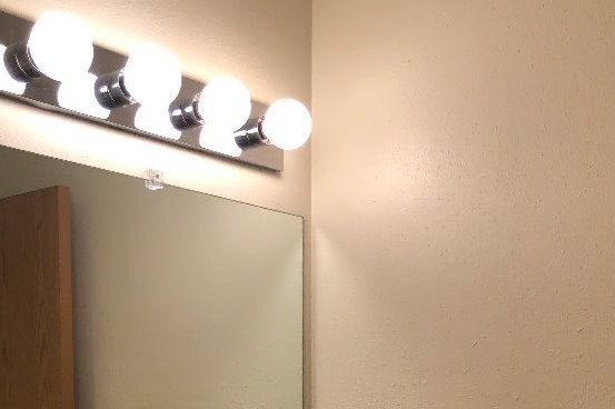 Building Photo - 852 SW Maple Tree Dr