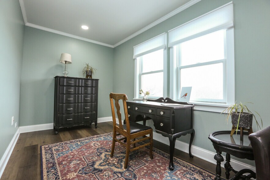 Building Photo - 11 Pleasant St