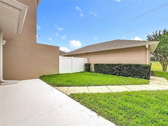 Building Photo - 14746 Clarkson Dr