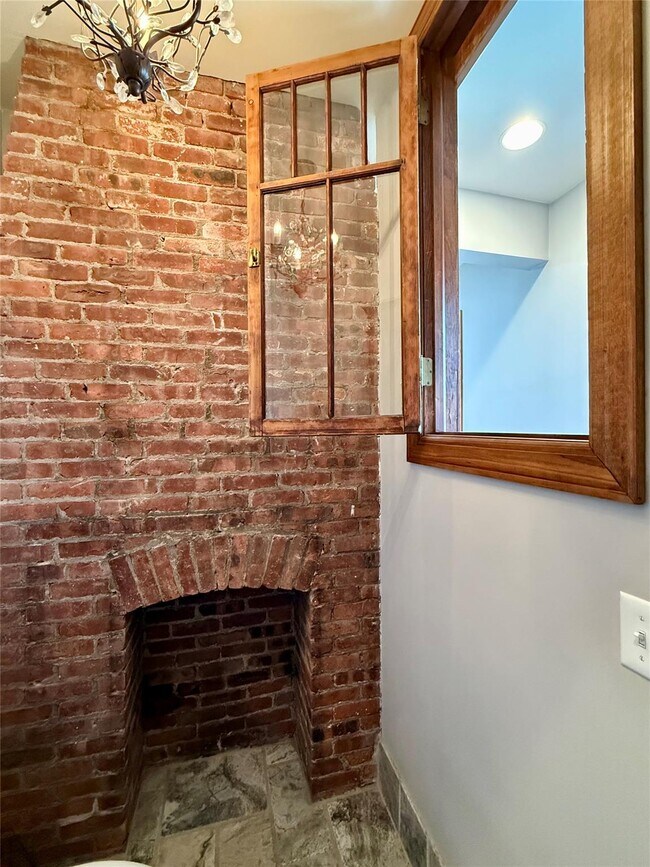 Building Photo - 65 Rockledge Dr