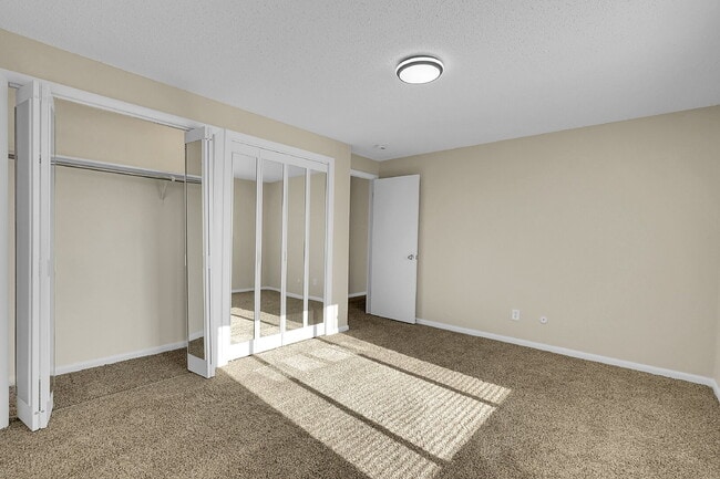 Building Photo - $1,940.95 - 3 Bed, 2 Bath Townhome In Co Springs with In Unit Laundry and Central AC!