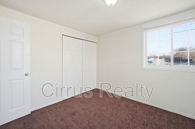 Building Photo - 1924 Zinzer Rd