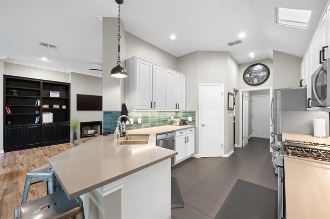 Building Photo - 8716 Bobcat Dr