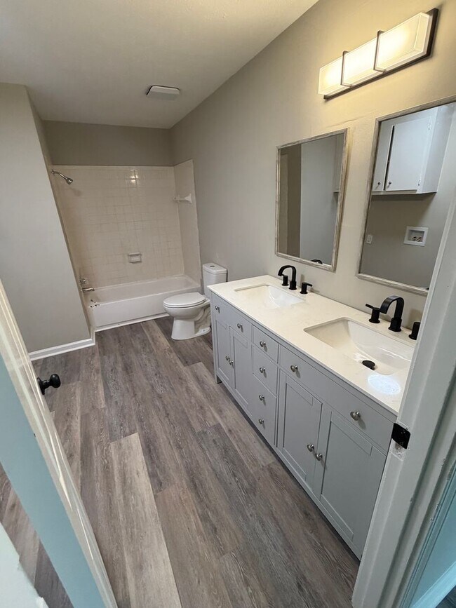 Building Photo - 4405 Diddle Dr
