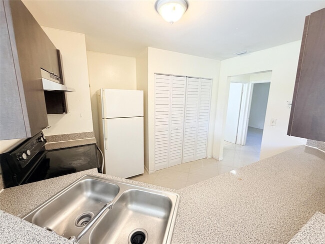 Building Photo - 3445 NW 44th St