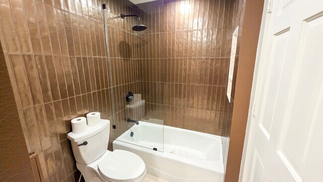 Building Photo - 21 Stormwatch Cir