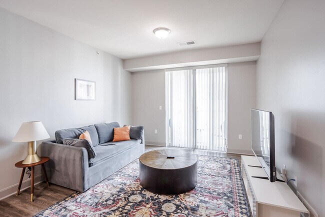 Primary Photo - 121 E Freedom Way