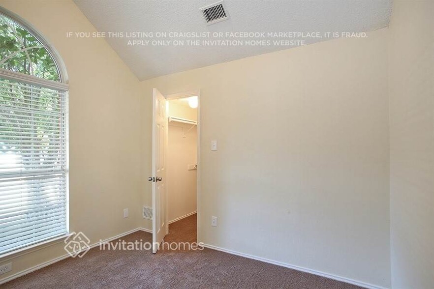 Building Photo - 2624 Bent Brook Dr