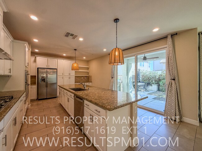 Building Photo - Must See! Lovely Former Model Smart Home 4 Bed 3 Bath