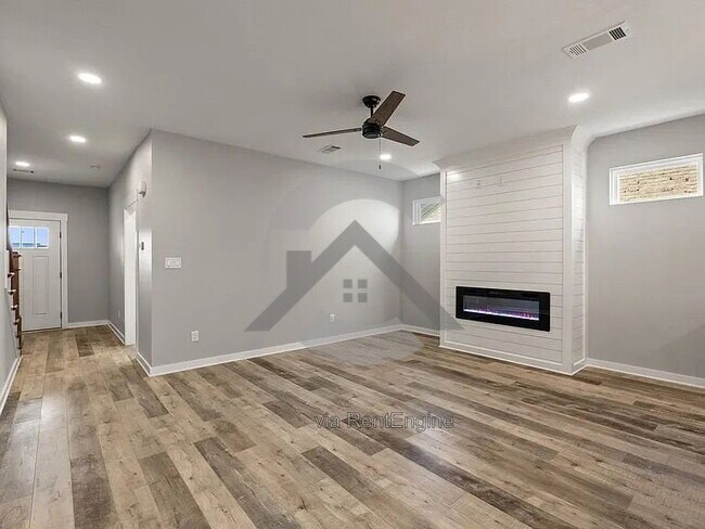 Building Photo - 1725 Rohan Cir