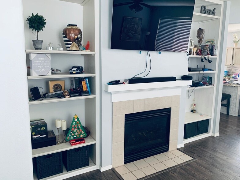 Building Photo - Silver Firs home!