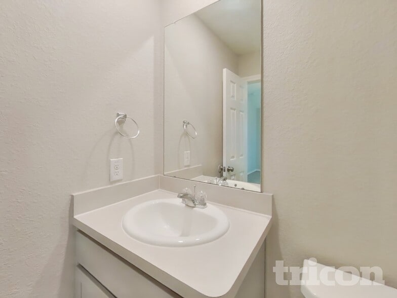 Building Photo - 11151 N Lake Mist Ln