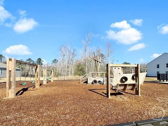 Building Photo - 507 Windsong Dr